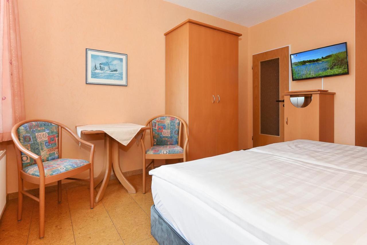 Hotel-Pension Altes Siel Bensersiel Extérieur photo