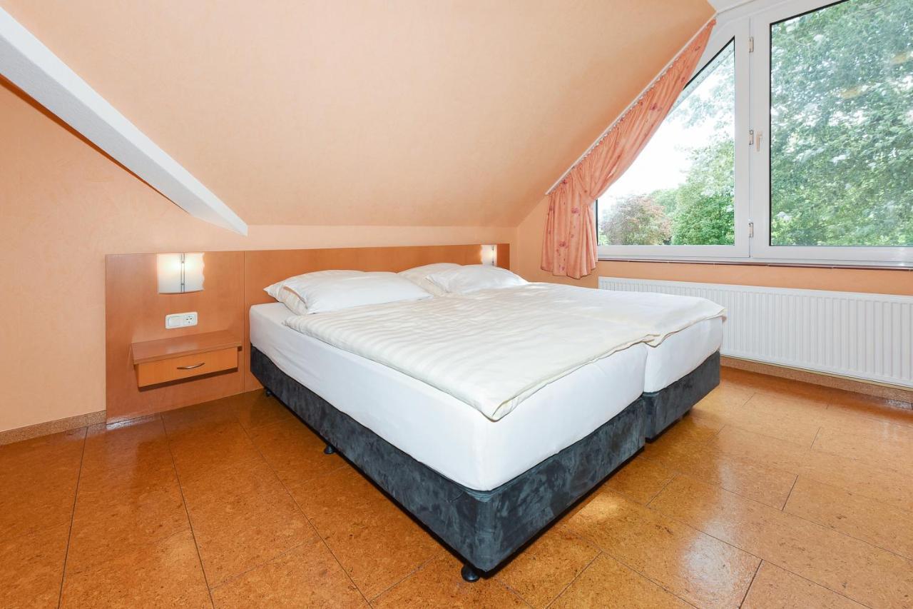 Hotel-Pension Altes Siel Bensersiel Extérieur photo