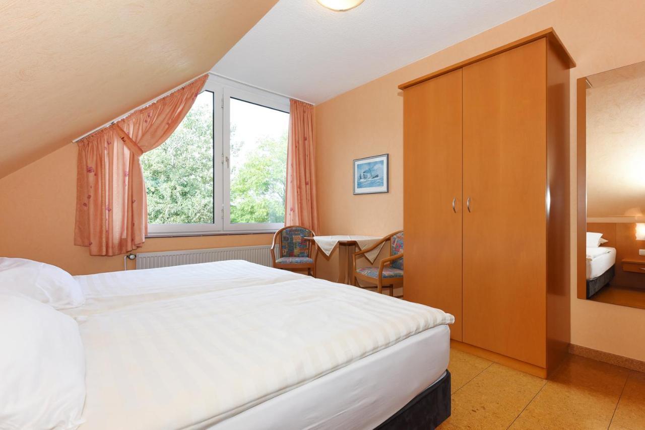 Hotel-Pension Altes Siel Bensersiel Extérieur photo