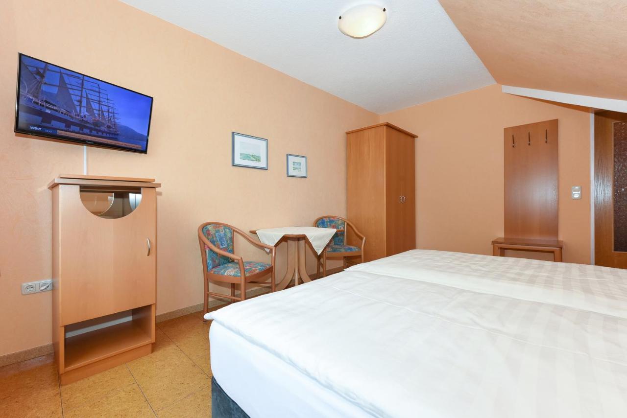 Hotel-Pension Altes Siel Bensersiel Extérieur photo